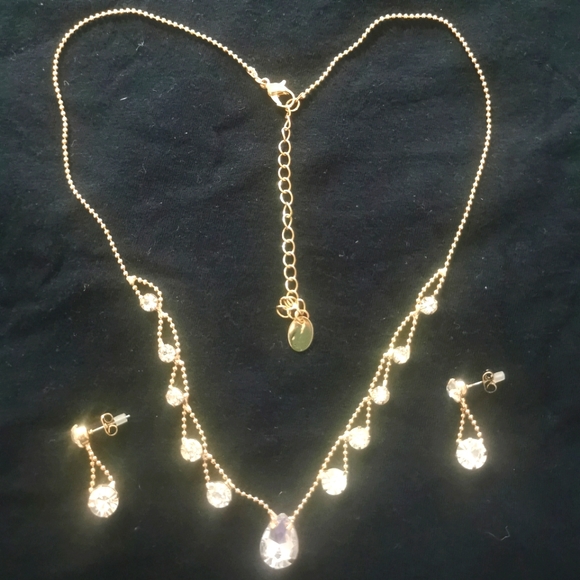 Necklace and earring set - Picture 1 of 3
